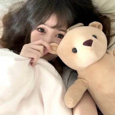 穿进末世后，我与仇人同居了